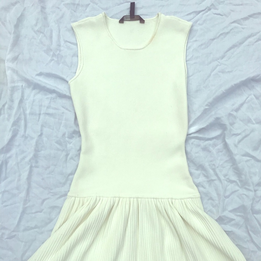 BCBG | White midi dress w/ ruffles
